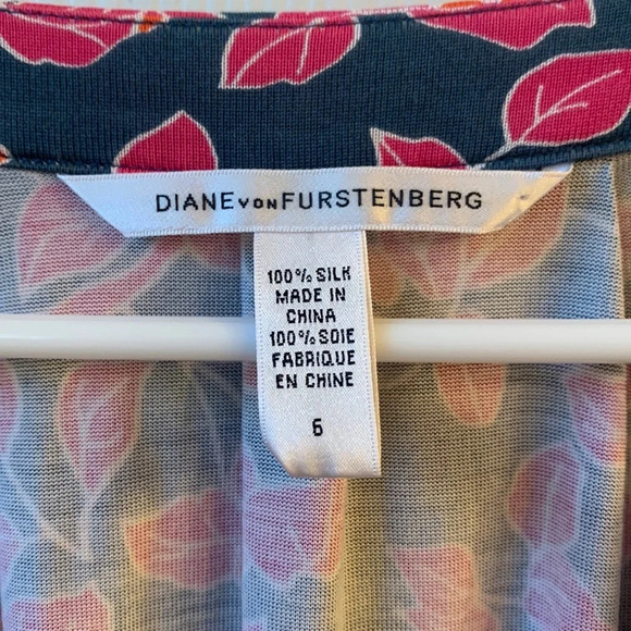 Diane Von Furstenberg Dhalia 100% silk floral pink romper size 6 - Picture 3 of 8